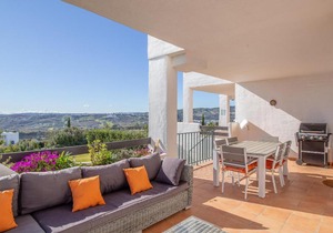 2193-Modern apt with terrace and seaview