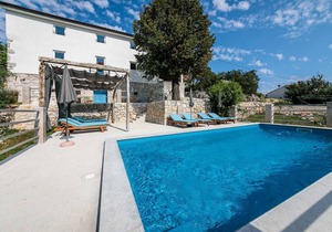220 m² Villa ∙ 3 bedrooms ∙ 8 guests