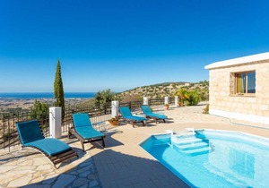 225 m² Villa ∙ 3 bedrooms ∙ 7 guests