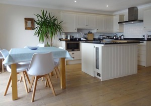 23 BURGH ISLAND CAUSEWAY, family friendly in Bigbury-On-Sea