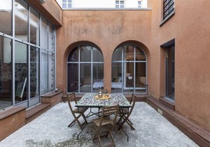 230 m² Apartment ∙ 4 bedrooms ∙ 4 guests
