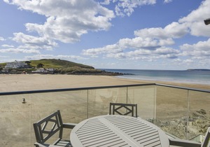 24 BURGH ISLAND CAUSEWAY, pet friendly, with pool in Bigbury-On-Sea