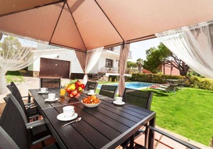 240 m² House ∙ 4 bedrooms ∙ 8 guests