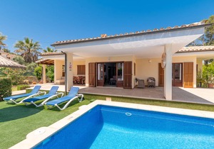242 m² House ∙ 3 bedrooms ∙ 6 guests
