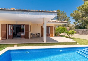 242 m² House ∙ 3 bedrooms ∙ 6 guests
