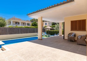 242 m² House ∙ 3 bedrooms ∙ 6 guests