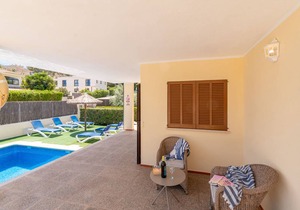 242 m² House ∙ 3 bedrooms ∙ 6 guests
