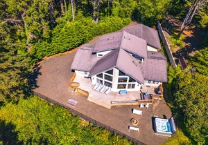 246 m² House ∙ 4 bedrooms ∙ 10 guests
