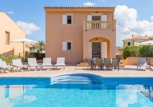 247 m² Villa ∙ 4 bedrooms ∙ 8 guests