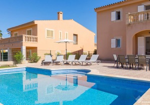 247 m² Villa ∙ 4 bedrooms ∙ 8 guests