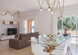 247 m² Villa ∙ 4 bedrooms ∙ 8 guests