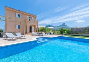 247 m² House ∙ 4 bedrooms ∙ 8 guests