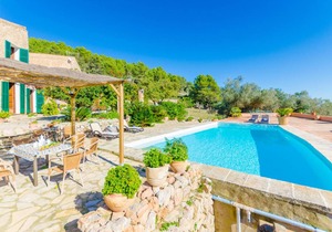 250 m² Villa ∙ 3 bedrooms ∙ 6 guests