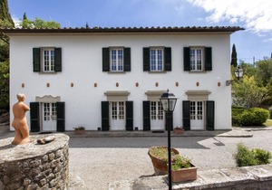 250 m² Apartment ∙ 3 bedrooms ∙ 6 guests