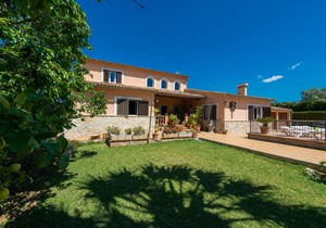 250 m² Villa ∙ 4 bedrooms ∙ 8 guests