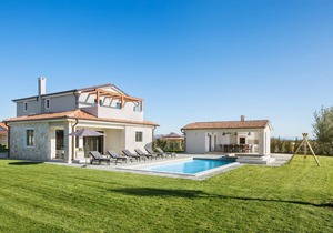 250 m² Villa ∙ 4 bedrooms ∙ 8 guests