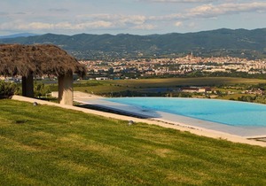 250 m² Villa ∙ 4 bedrooms ∙ 8 guests