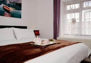(29EW-12) Dreams Serviced Accommodations- Staines/Heathrow
