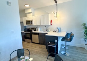 2BR apt near EWR 3817