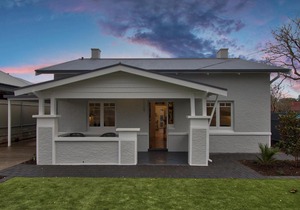 2BR Cottage With Parking Close To Adelaide CBD
