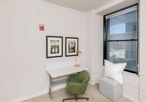 2BR Stunning Lux Apartment Free Parking, Rooftop Deck & Gym, ADA Compliant