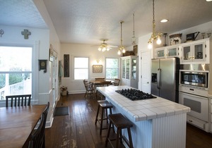 3 acre Lake, Farm Animals Petting Zoo, Horses and Horseback Riding, Room to roam
