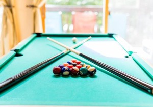 3 Bears One-Level Cabin with Pool Table