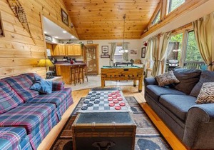 3 Bears One-Level Cabin with Pool Table