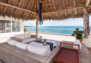 3 Bed Beachfront Penthouse in Punta Vista 1, Punta De Mita