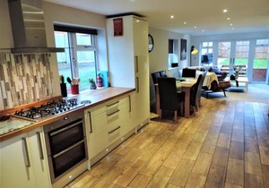 3 Bed Farnborough Air Accommodation