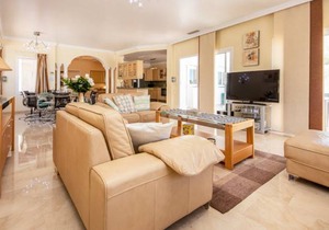 3 bedroom accommodation in Riviera del Sol