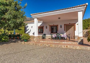 3 bedroom accommodation in Alozaina