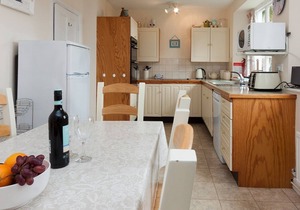 3 bedroom accommodation in South Sands
