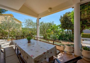 3 bedroom accommodation in Pavicini