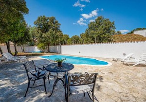 3 bedroom accommodation in Pavicini