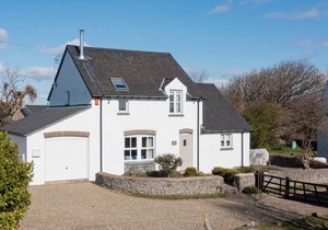 3 bedroom accommodation in Bosherston