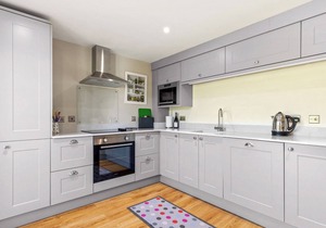 3 bedroom accommodation in Bosherston