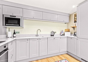 3 bedroom accommodation in Bosherston