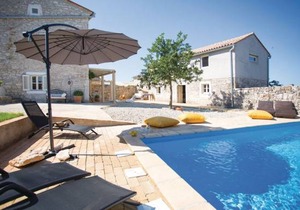 3 bedroom accommodation in Rezanci