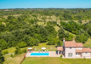 3 bedroom accommodation in Zminj