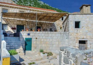 3 bedroom accommodation in Mrcevo