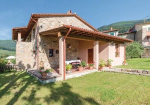 3 bedroom accommodation in Buti (PI)