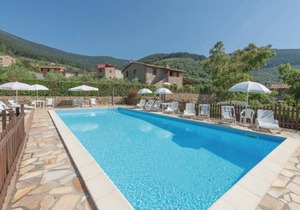 3 bedroom accommodation in Buti (PI)