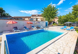 3 bedroom accommodation in Rezanci