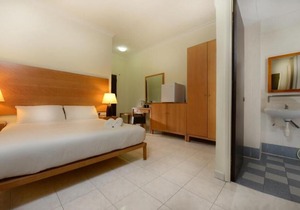 3 Bedroom Beachfront Apartment