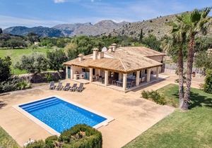 3 bedroom villa, with private pool and BBQ, Puerto Pollensa