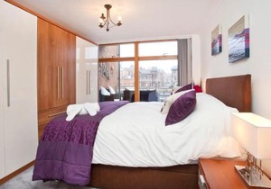 3 Emperors Wharf with Stunning River Views