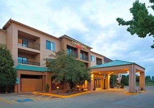 3-Star Hotel ∙ Courtyard by Marriott Springfield