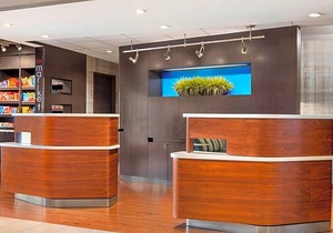 3-Star Hotel ∙ Courtyard by Marriott Springfield