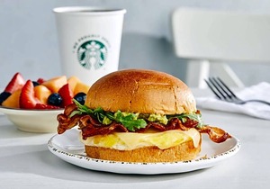 3-Star Hotel ∙ Courtyard by Marriott Norfolk Downtown